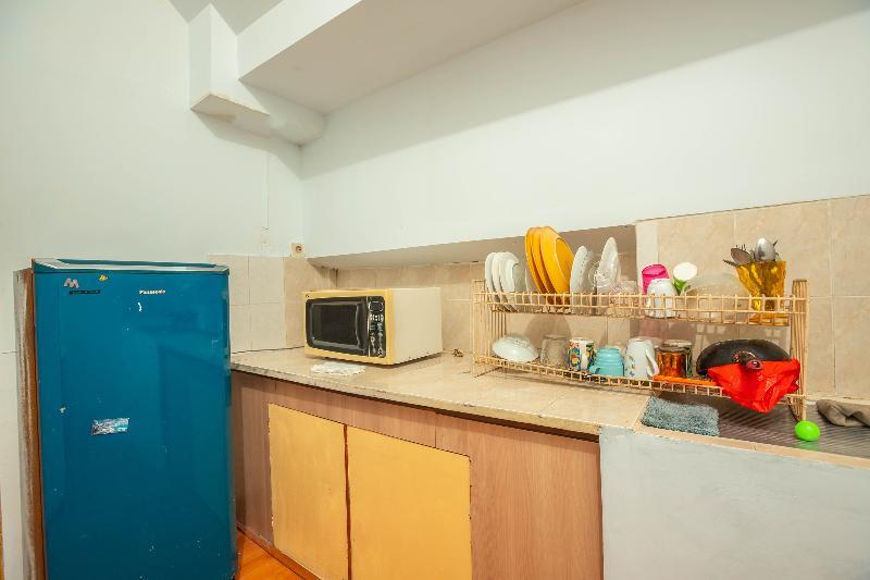 Oyo 146 Menteng Residence Джакарта Экстерьер фото